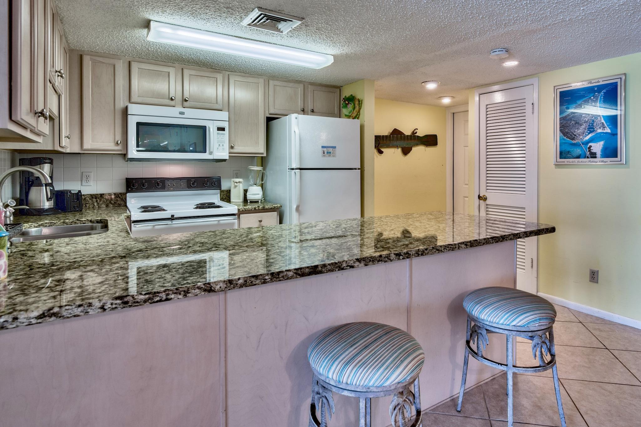 HOLIDAY SURF & RACQUET CLUB - Residential