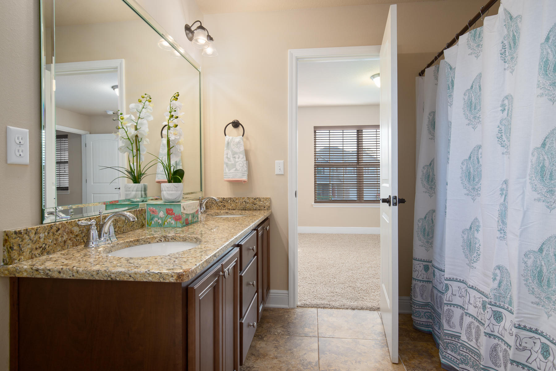 LIBERTY OAKS - Residential