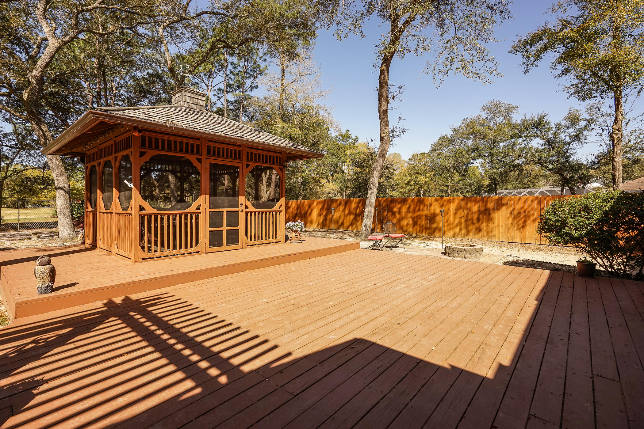 ROCKY BAYOU COUNTRY CLUB ESTATES 1 - Residential