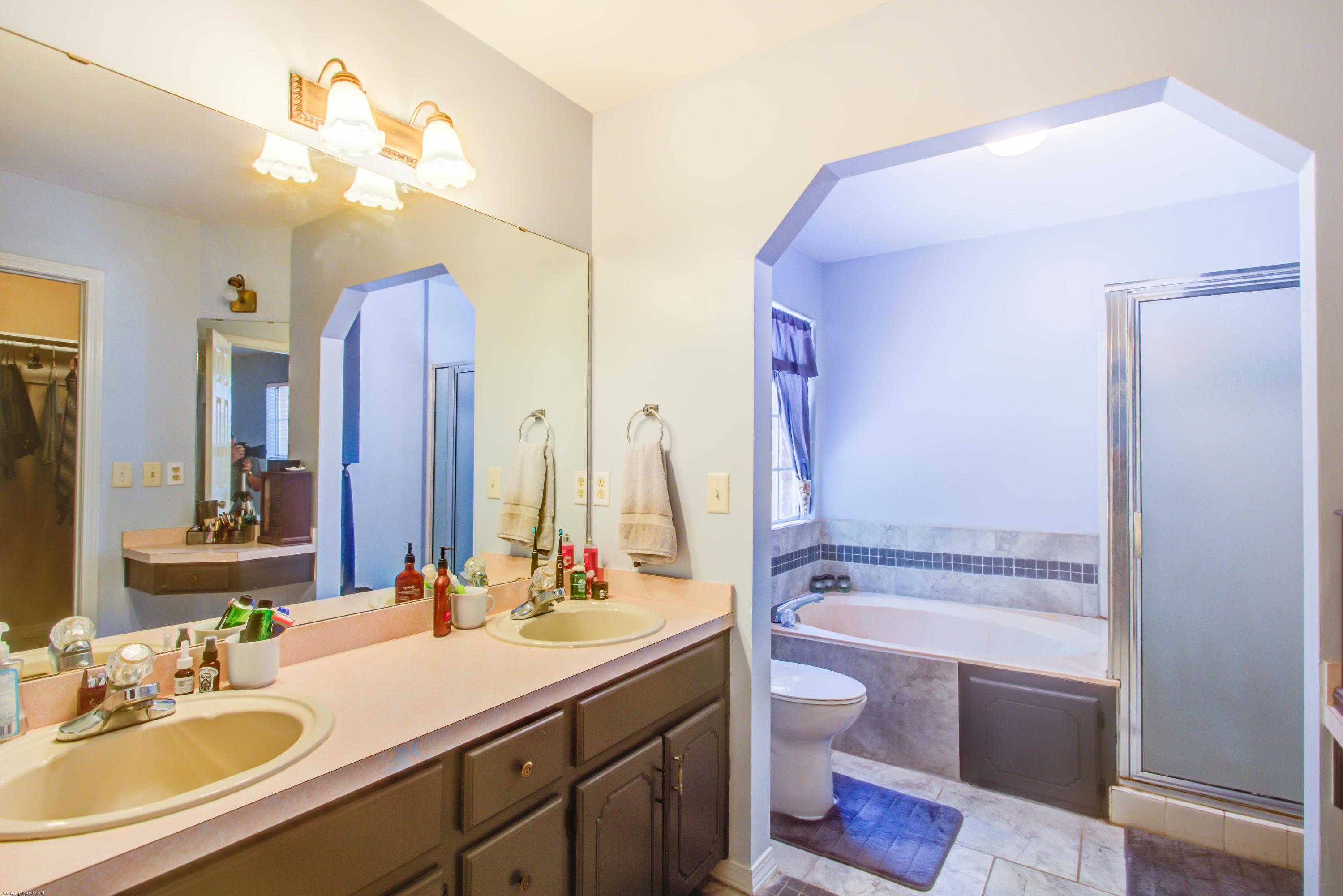 SAVANNAH OAKS - Residential