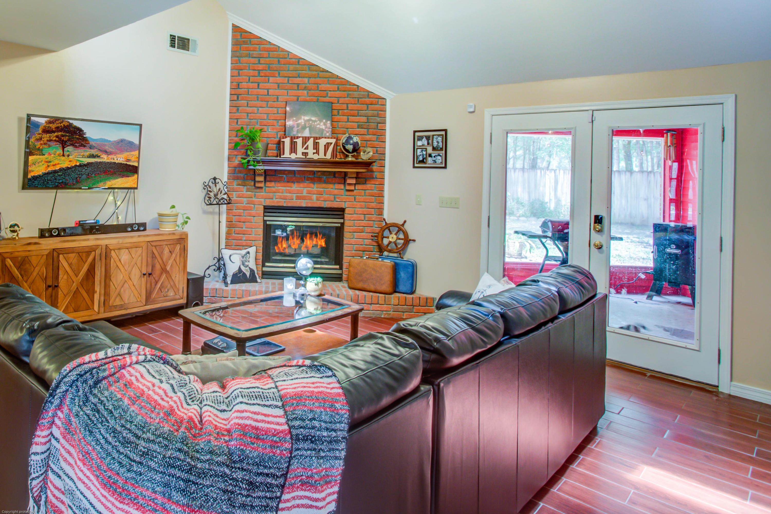 SAVANNAH OAKS - Residential