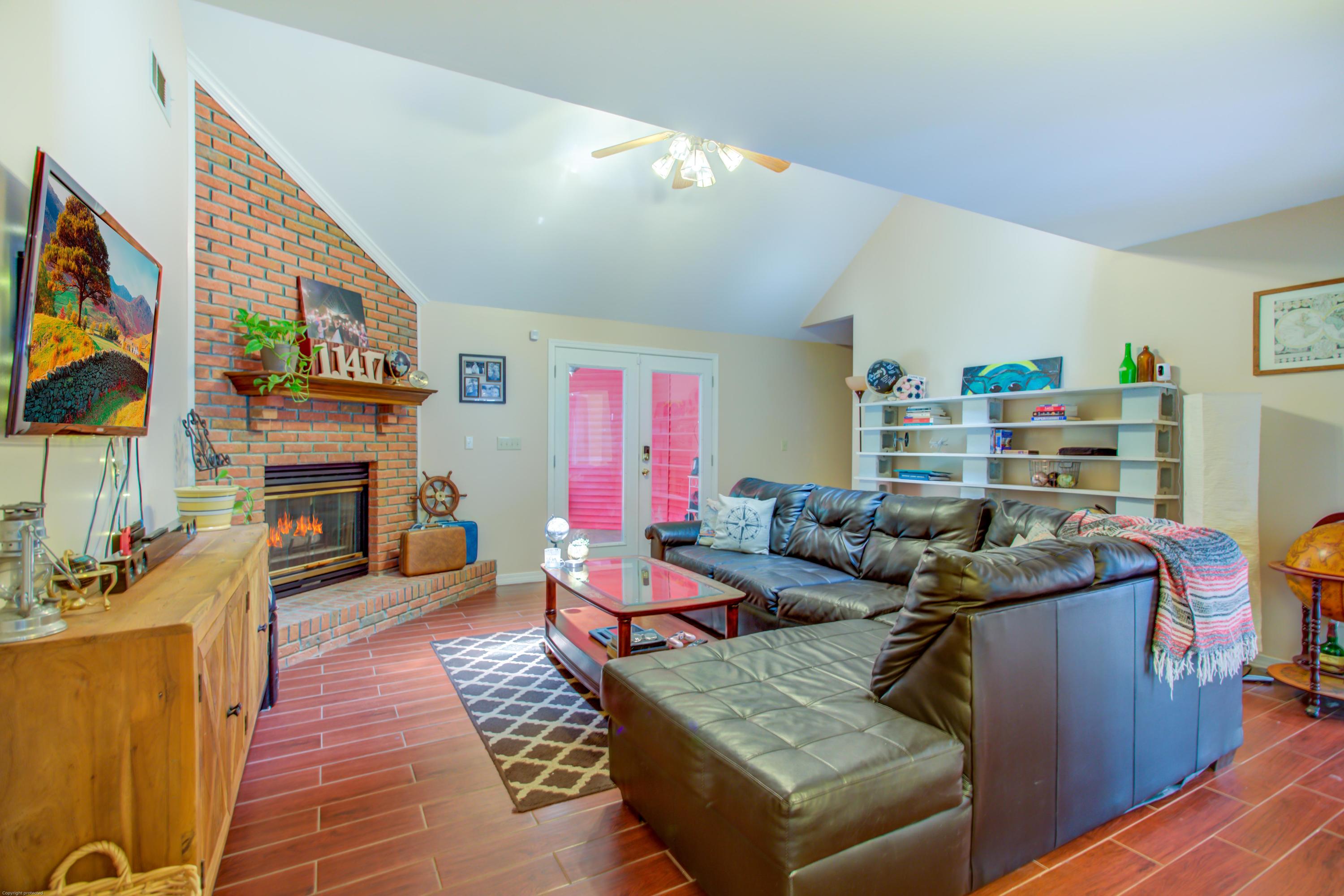 SAVANNAH OAKS - Residential