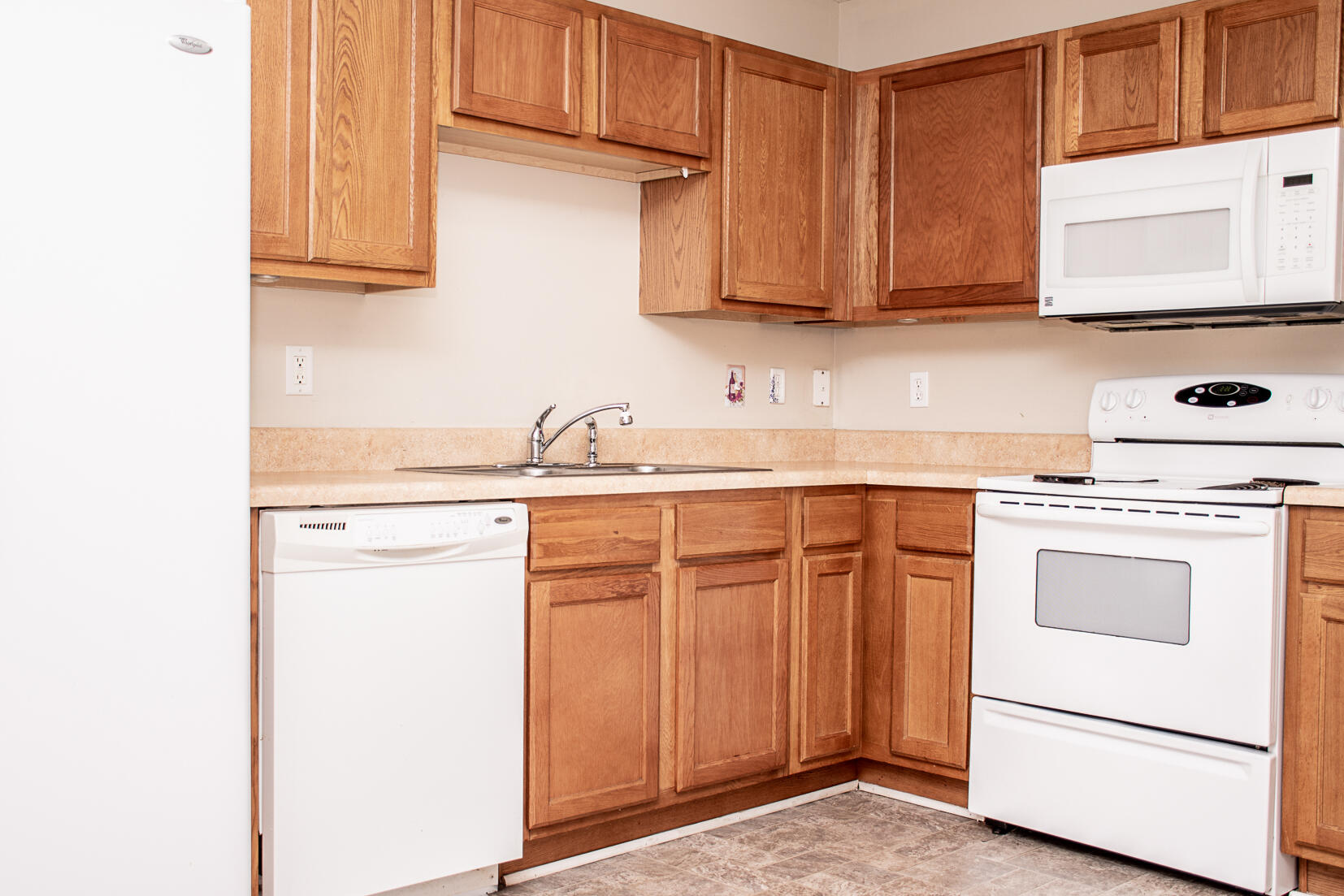 ROLLING PINES - Residential