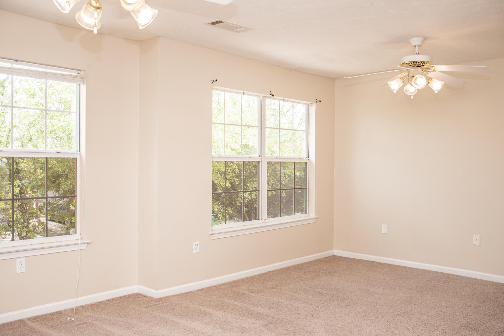 ROLLING PINES - Residential