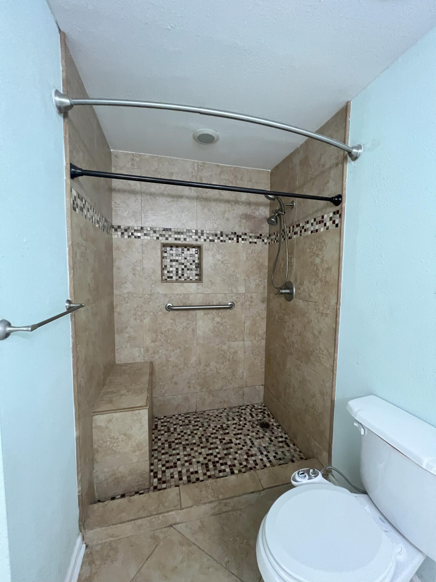 ADAMS POWELL EAST - Residential Lease