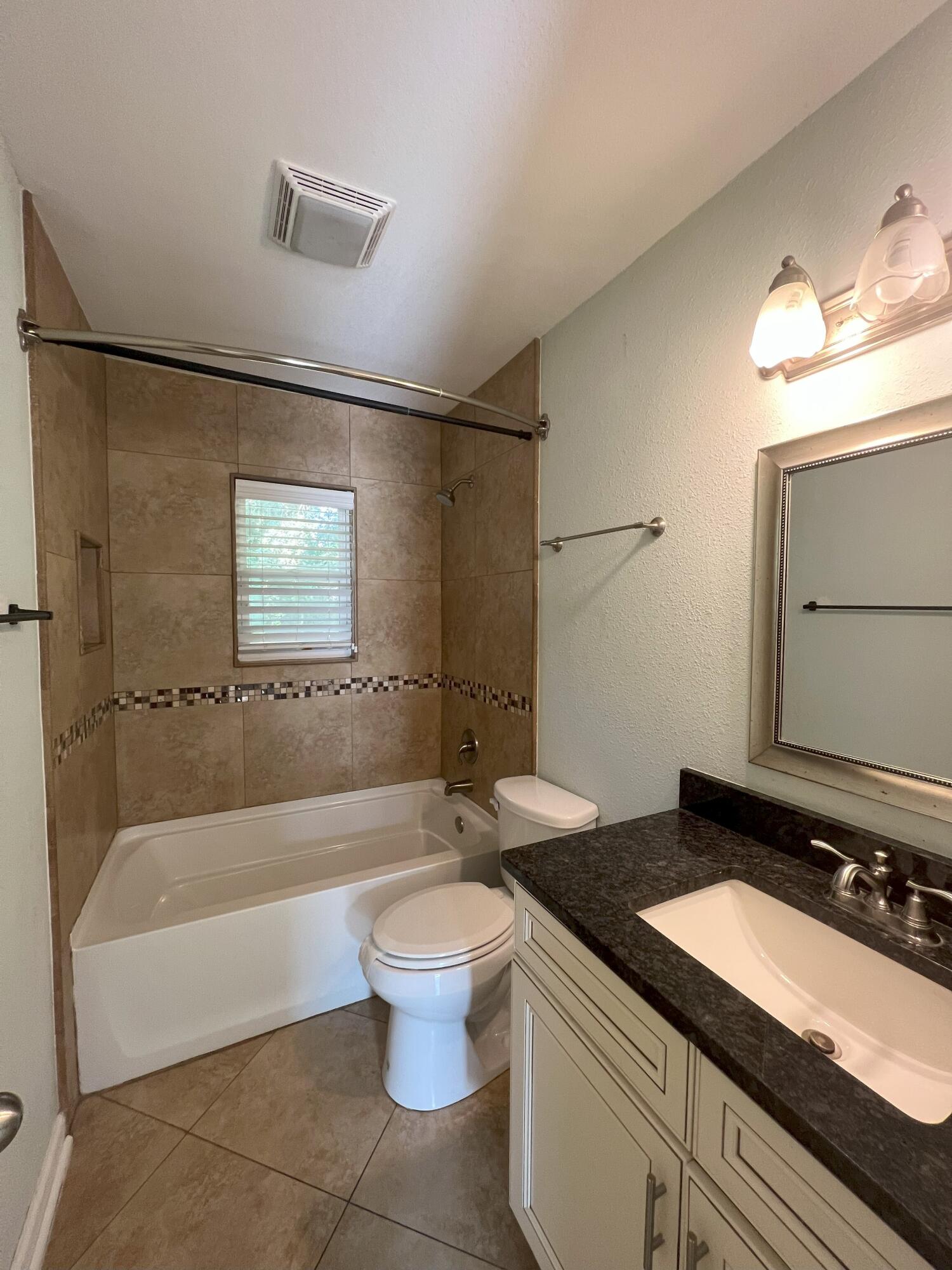 ADAMS POWELL EAST - Residential Lease