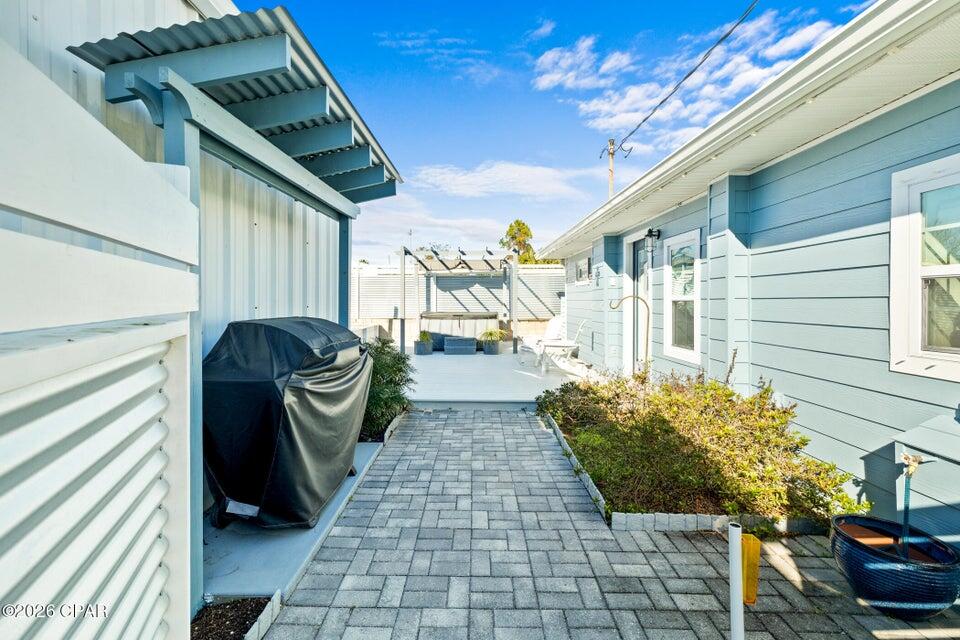 LAGUNA BEACH ESTATES 7TH ADDN - Residential