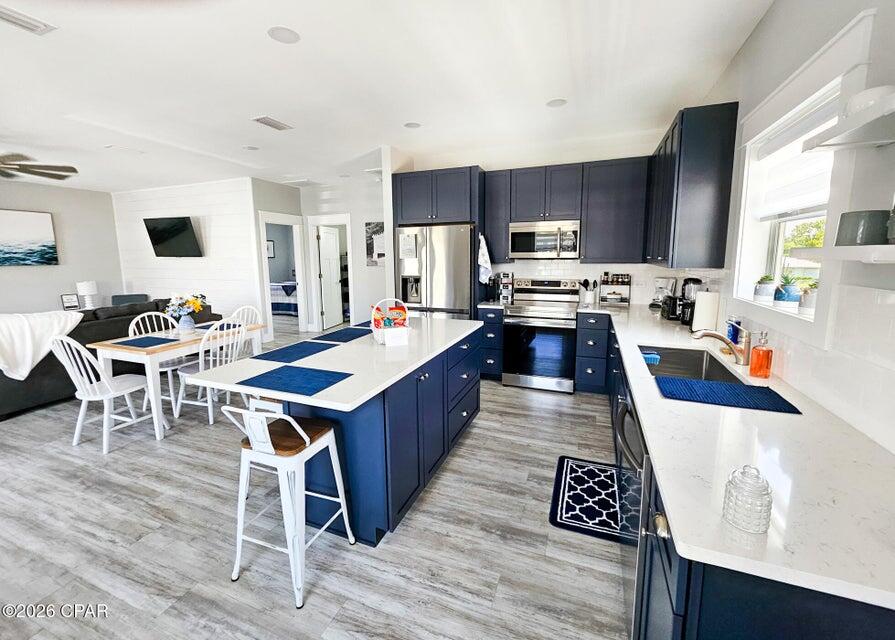 LAGUNA BEACH ESTATES 7TH ADDN - Residential