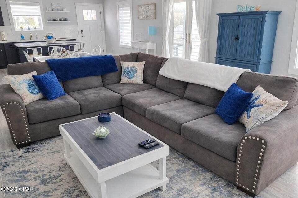 LAGUNA BEACH ESTATES 7TH ADDN - Residential