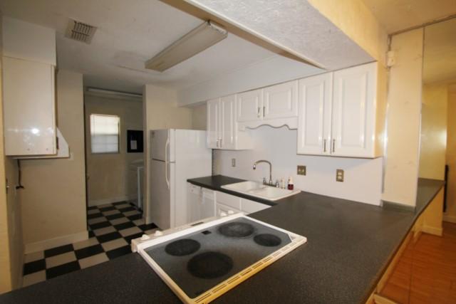 WOODHAM MANOR 1ST ADDN - Residential