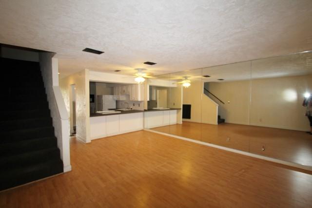 WOODHAM MANOR 1ST ADDN - Residential