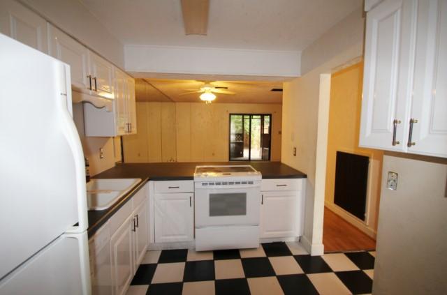 WOODHAM MANOR 1ST ADDN - Residential