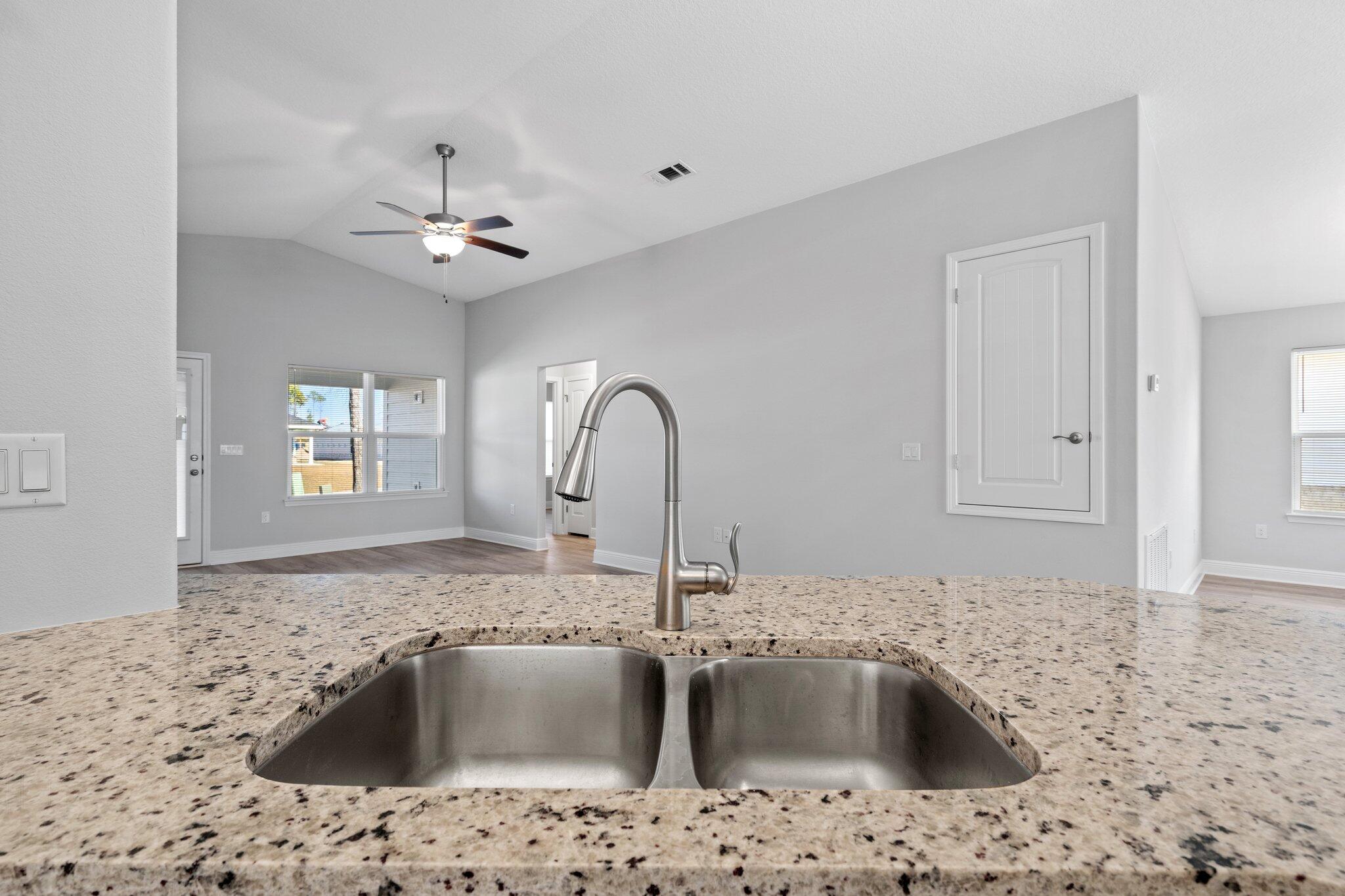 RIVERWALK PH I - Residential Lease