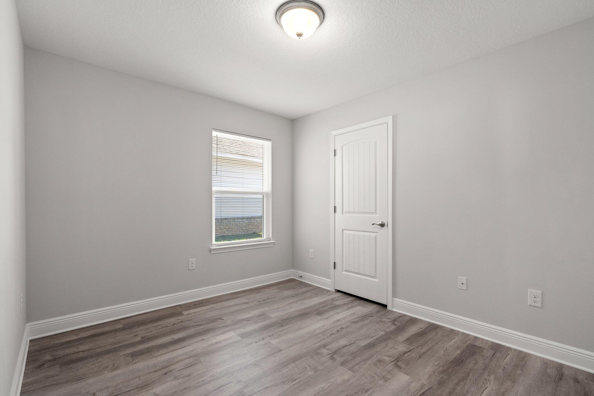 RIVERWALK PH I - Residential Lease