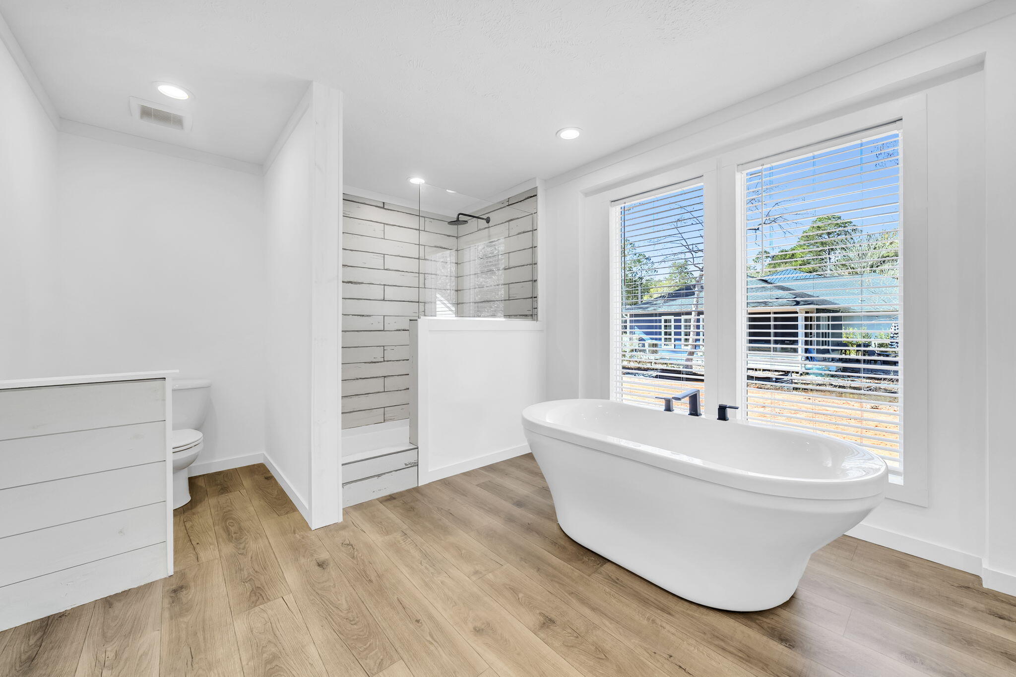 MAGNOLIA BEACH - Residential