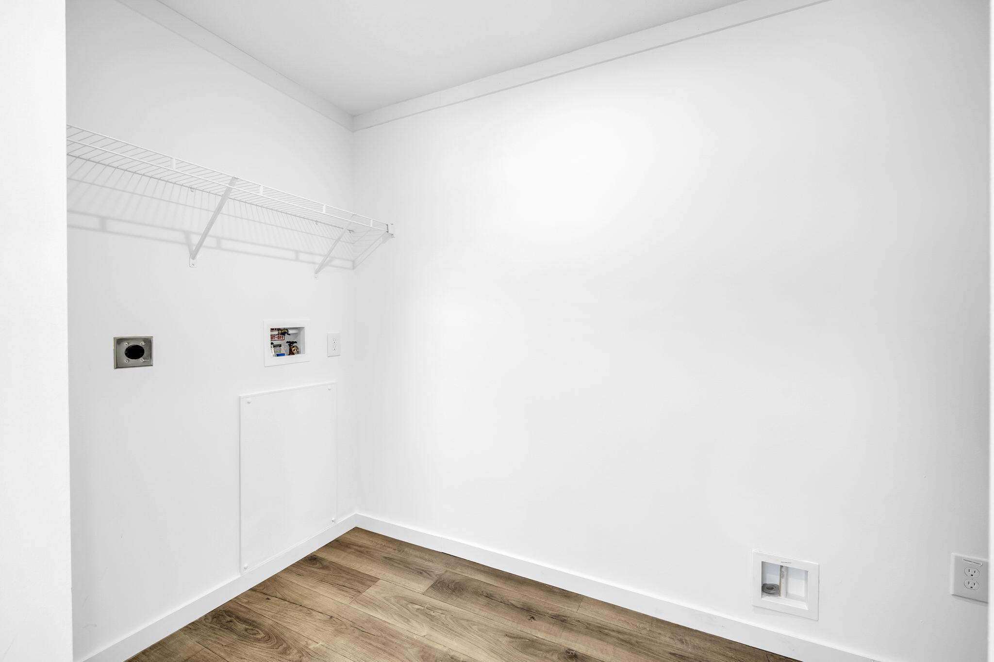 MAGNOLIA BEACH - Residential