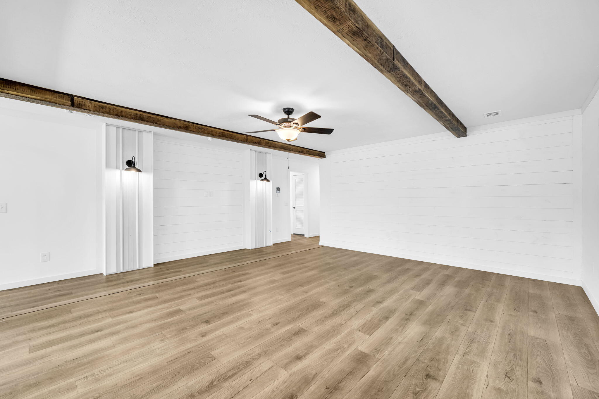 MAGNOLIA BEACH - Residential