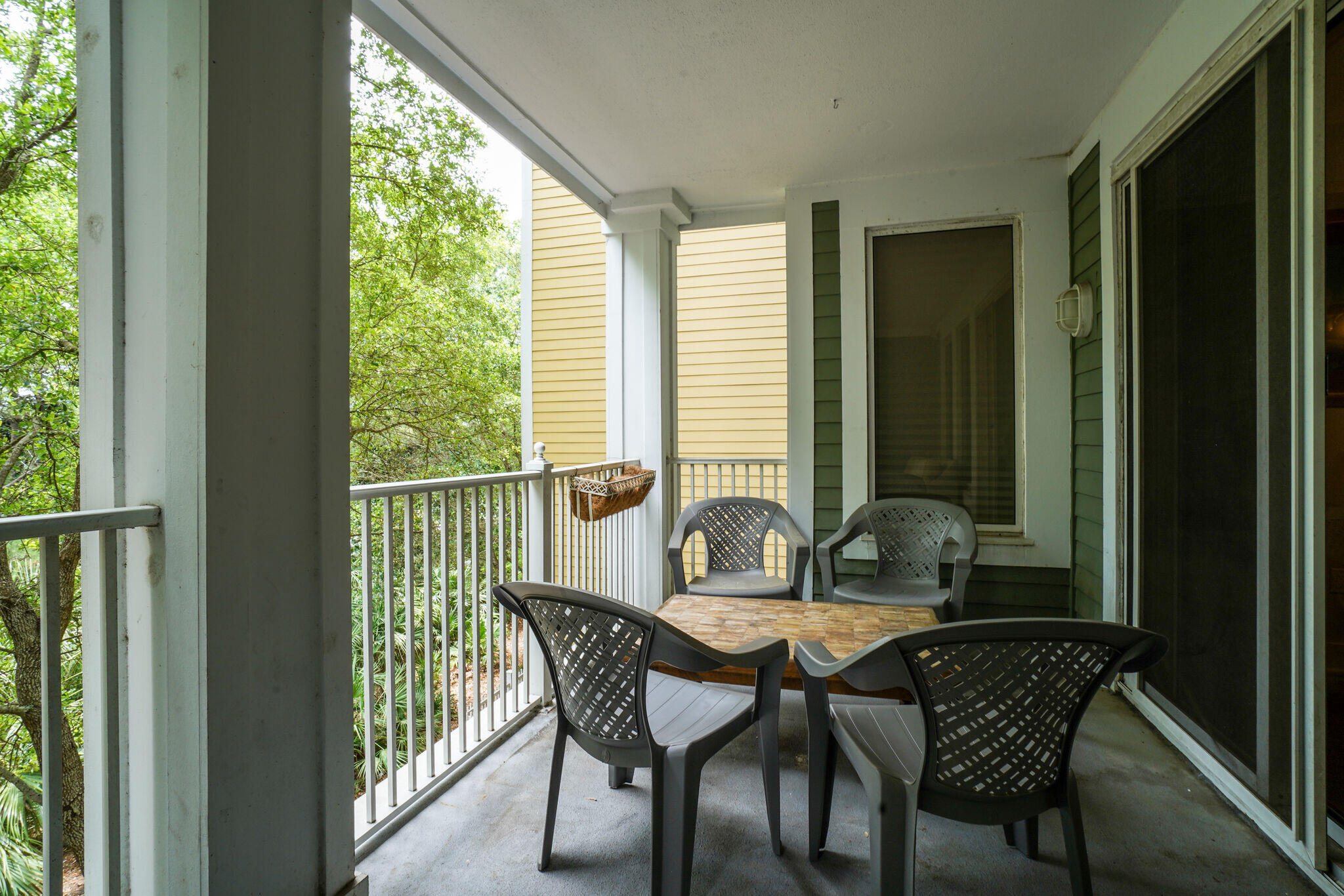 PILOT HOUSE - Residential