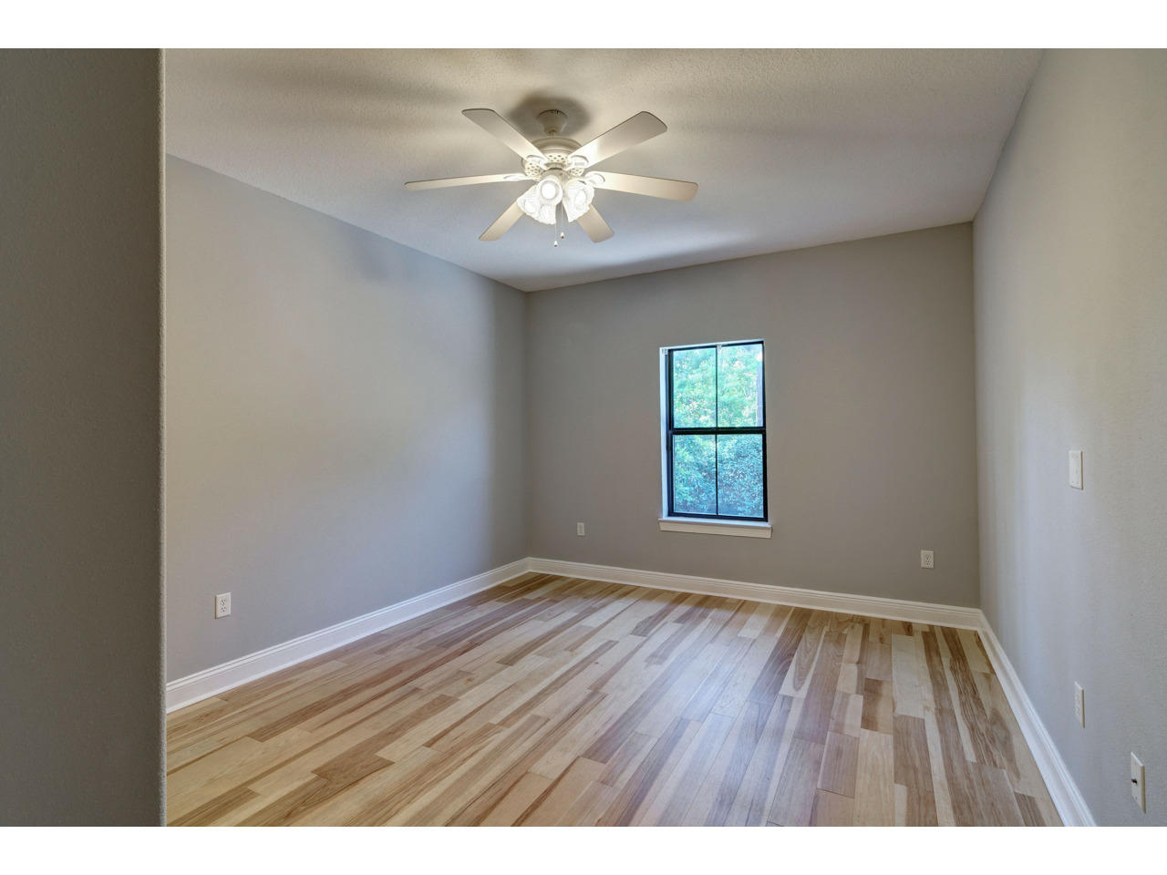 HOLIDAY SHORES ESTATES 2ND ADDN - Residential