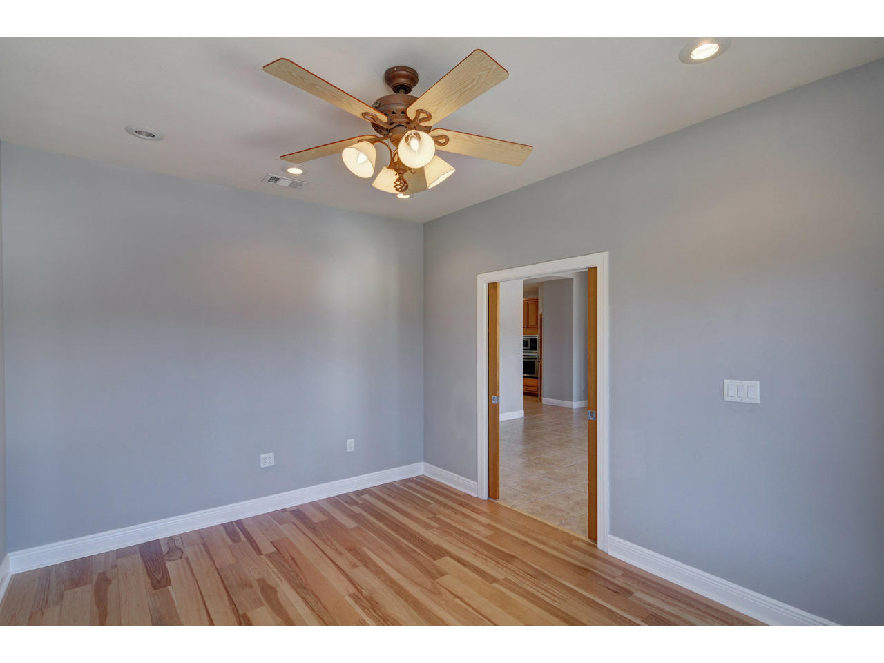 HOLIDAY SHORES ESTATES 2ND ADDN - Residential