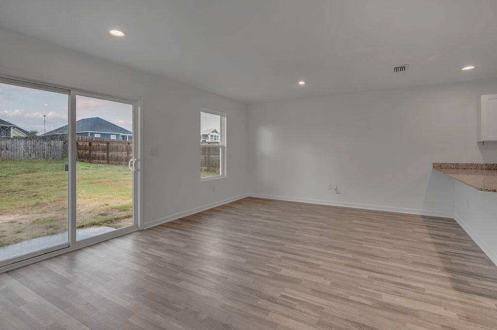 CROSS CREEK - Residential