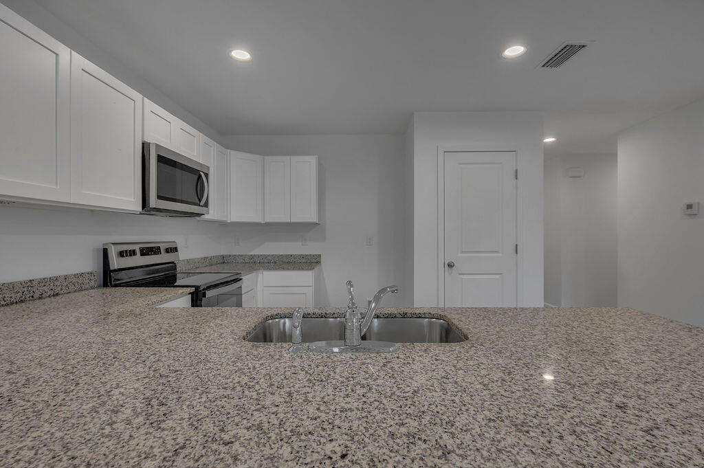 CROSS CREEK - Residential