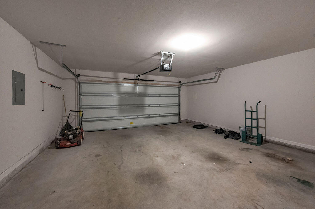 CROSS CREEK - Residential