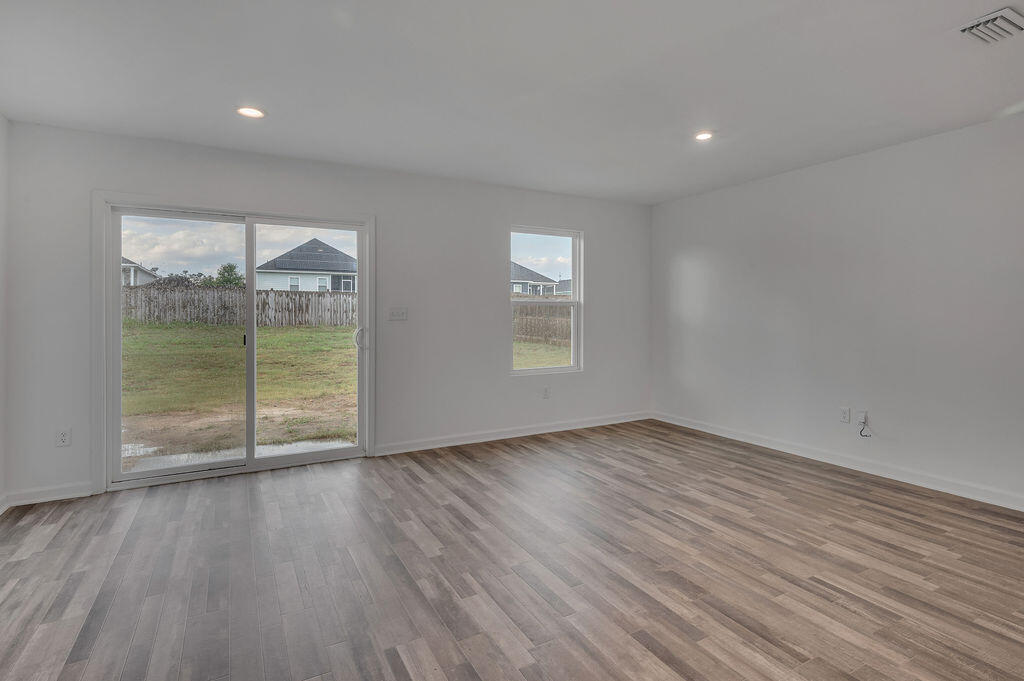 CROSS CREEK - Residential