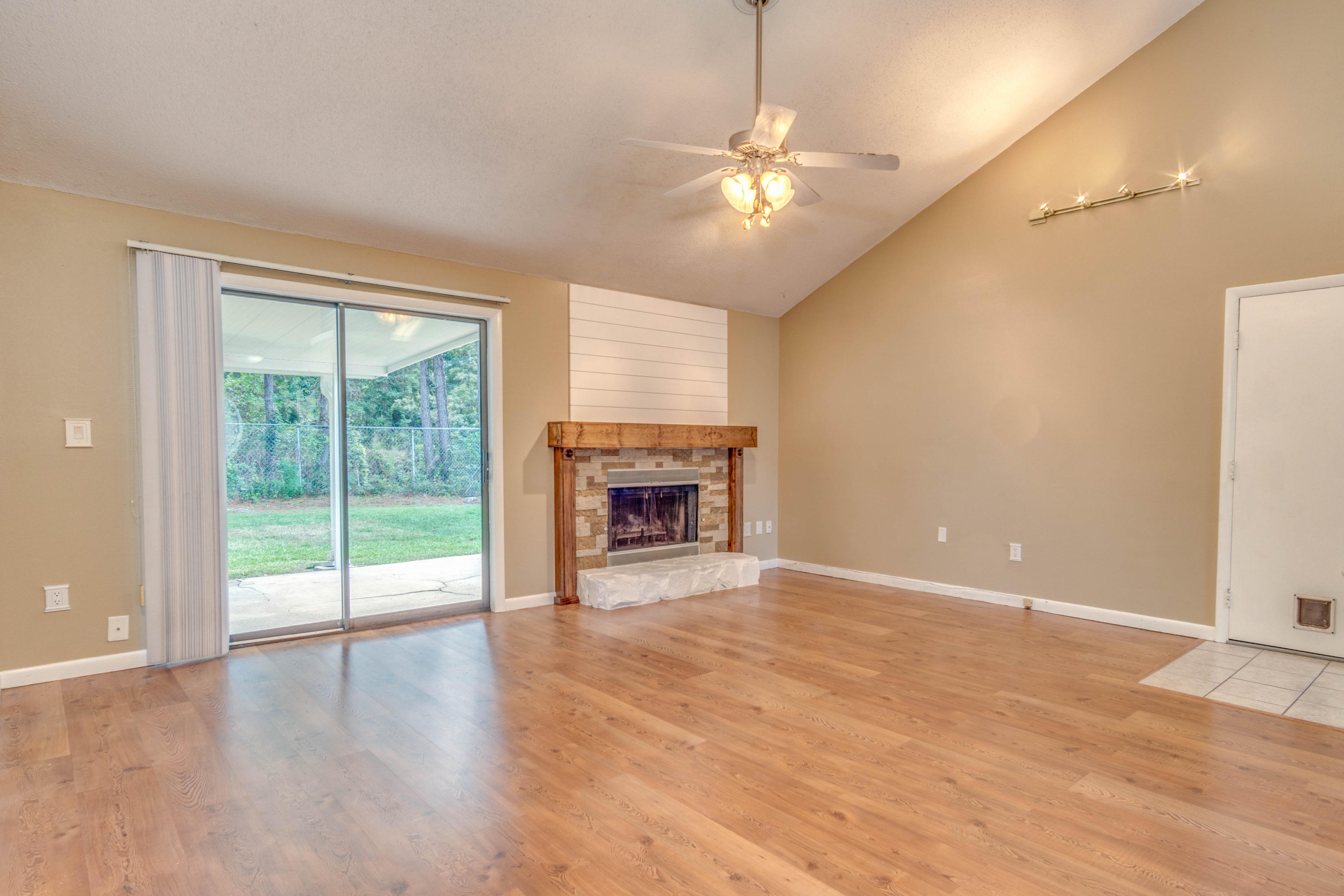 PINE MEADOWS 2ND ADDN - Residential