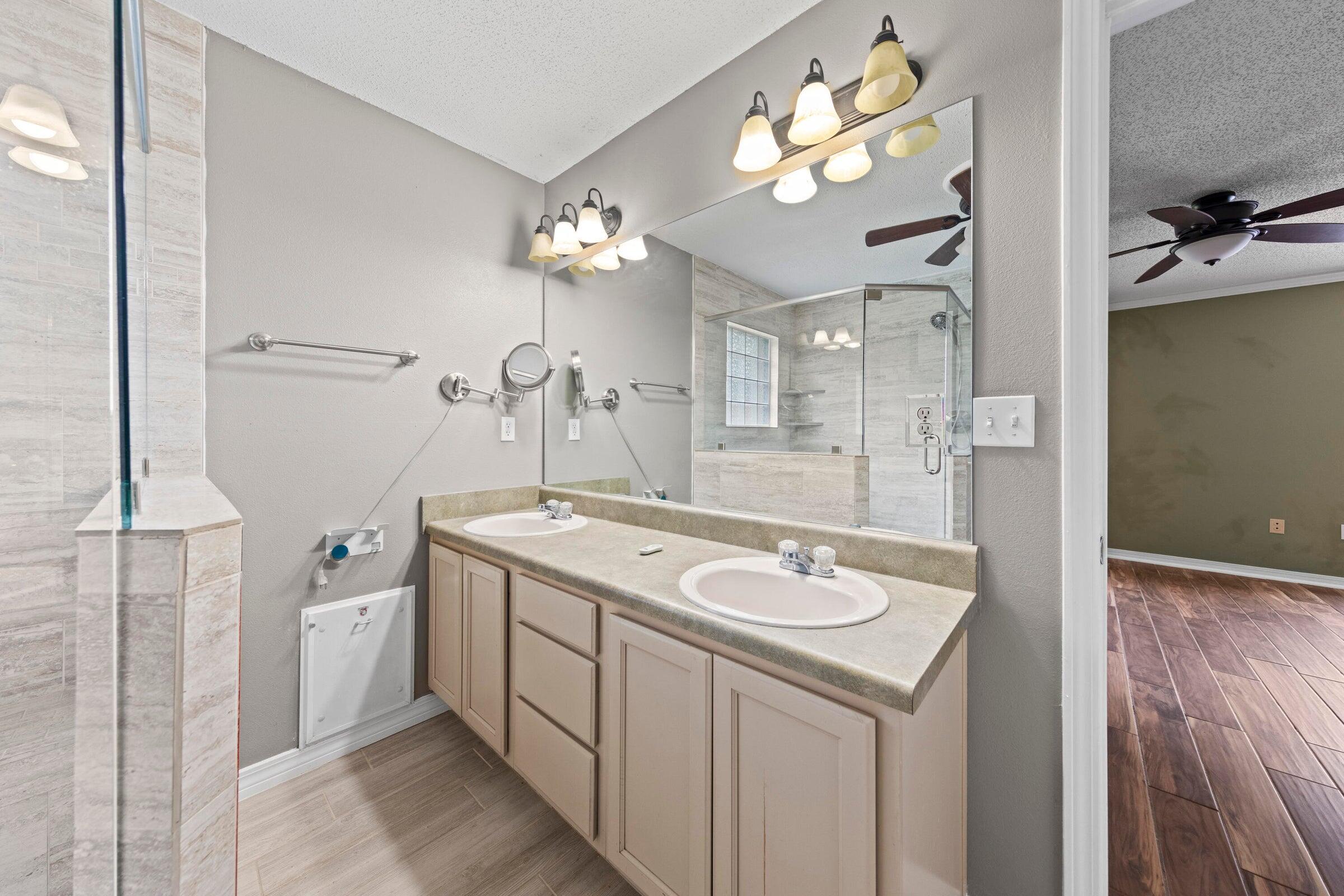 COUNTRYWOOD EST - Residential