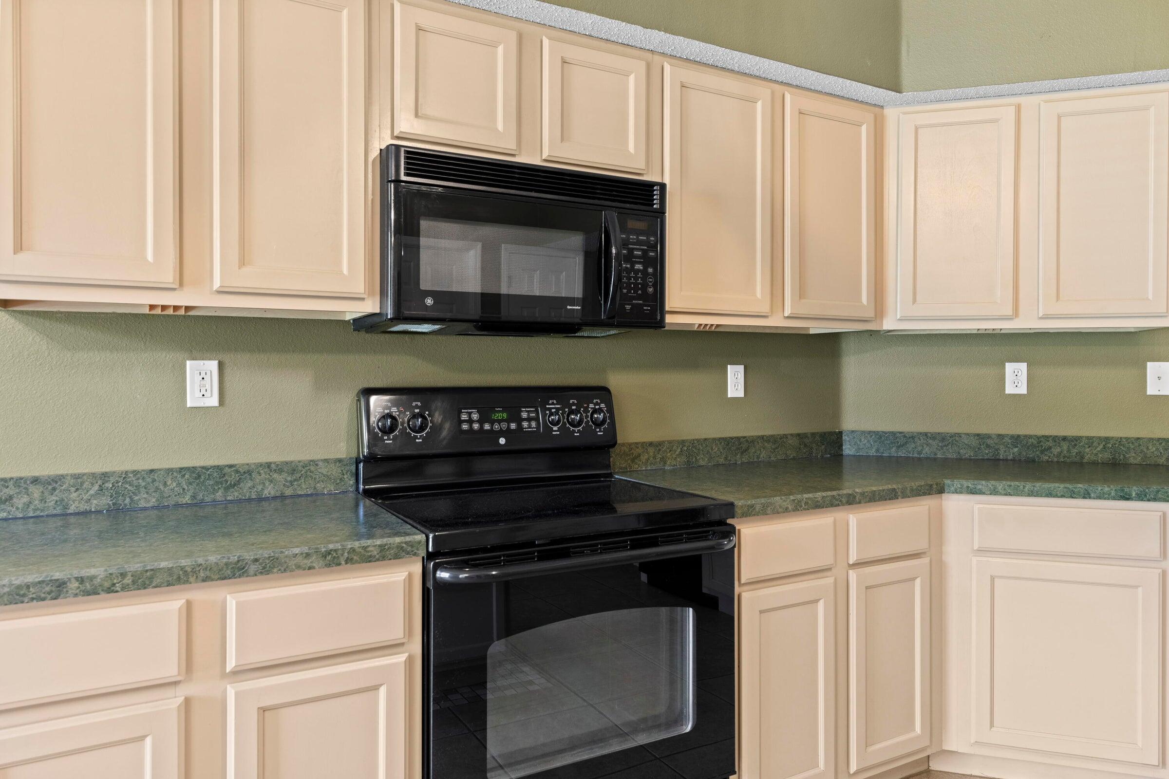 COUNTRYWOOD EST - Residential