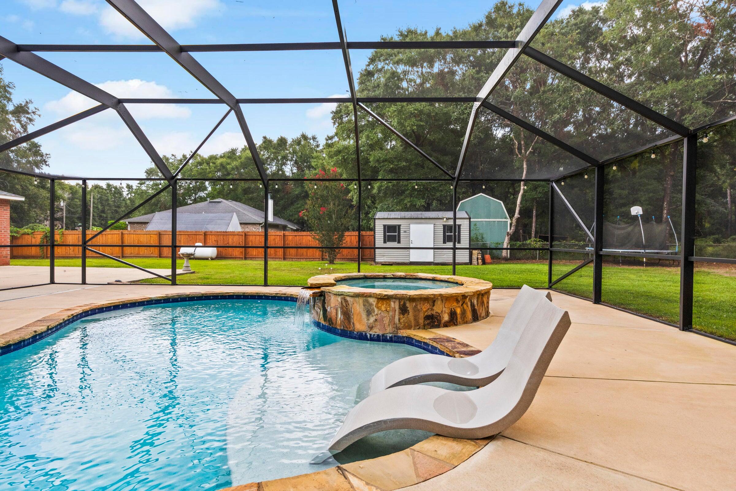 COUNTRYWOOD EST - Residential