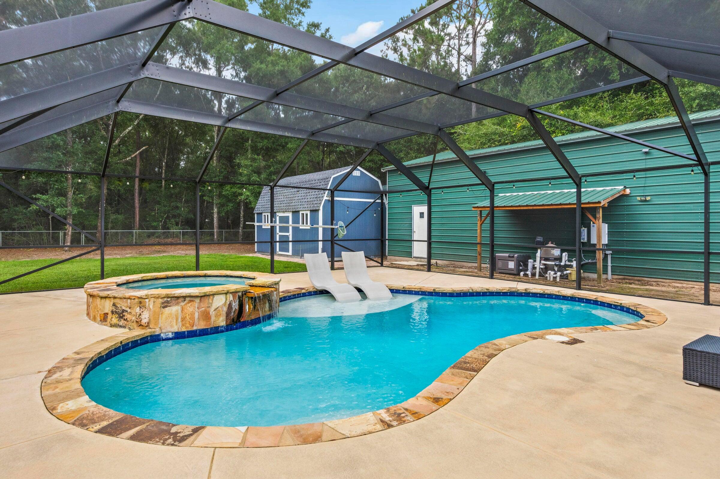 COUNTRYWOOD EST - Residential