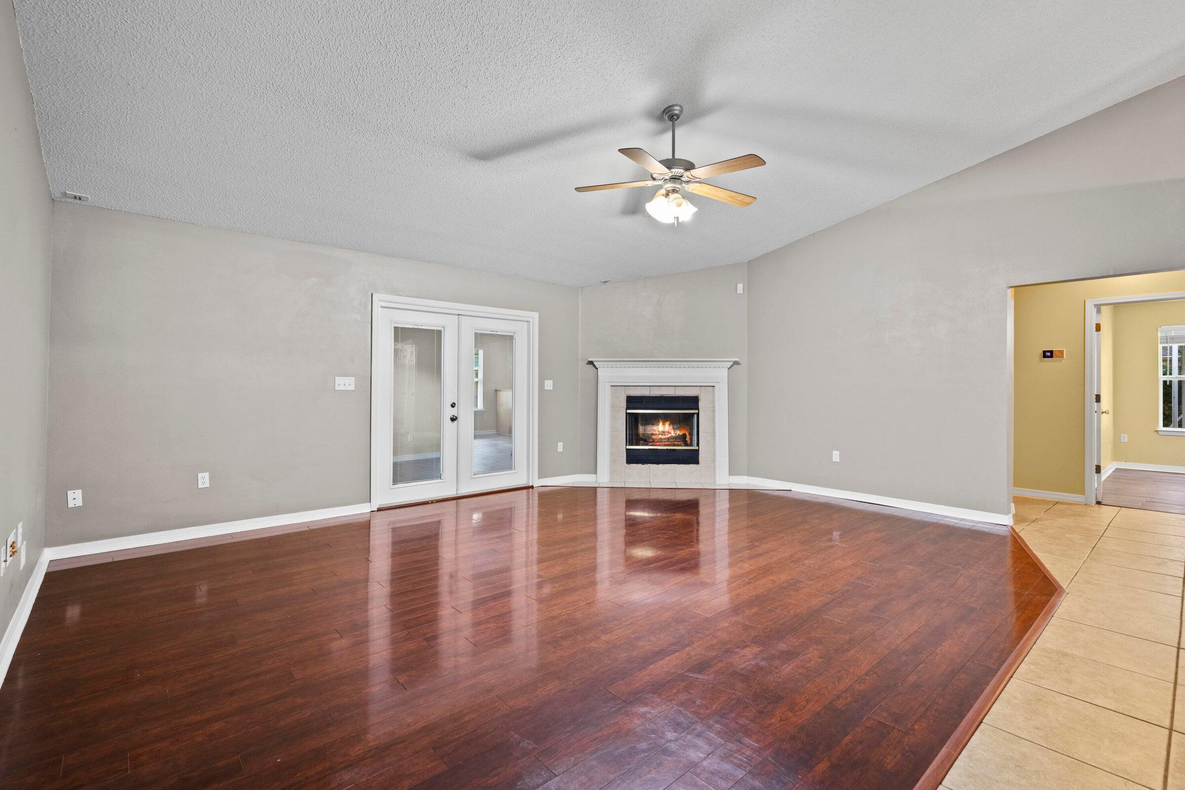 COUNTRYWOOD EST - Residential