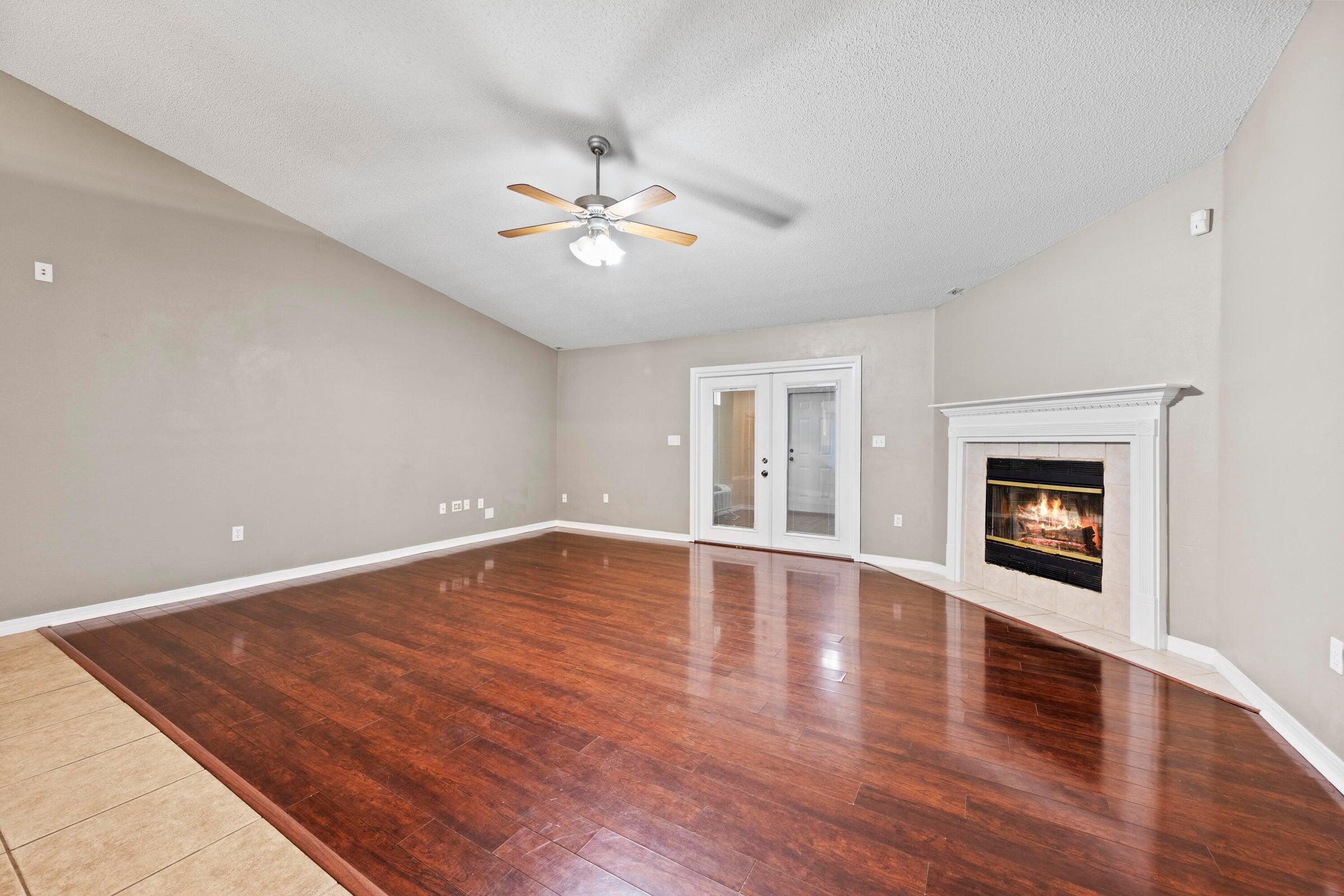 COUNTRYWOOD EST - Residential