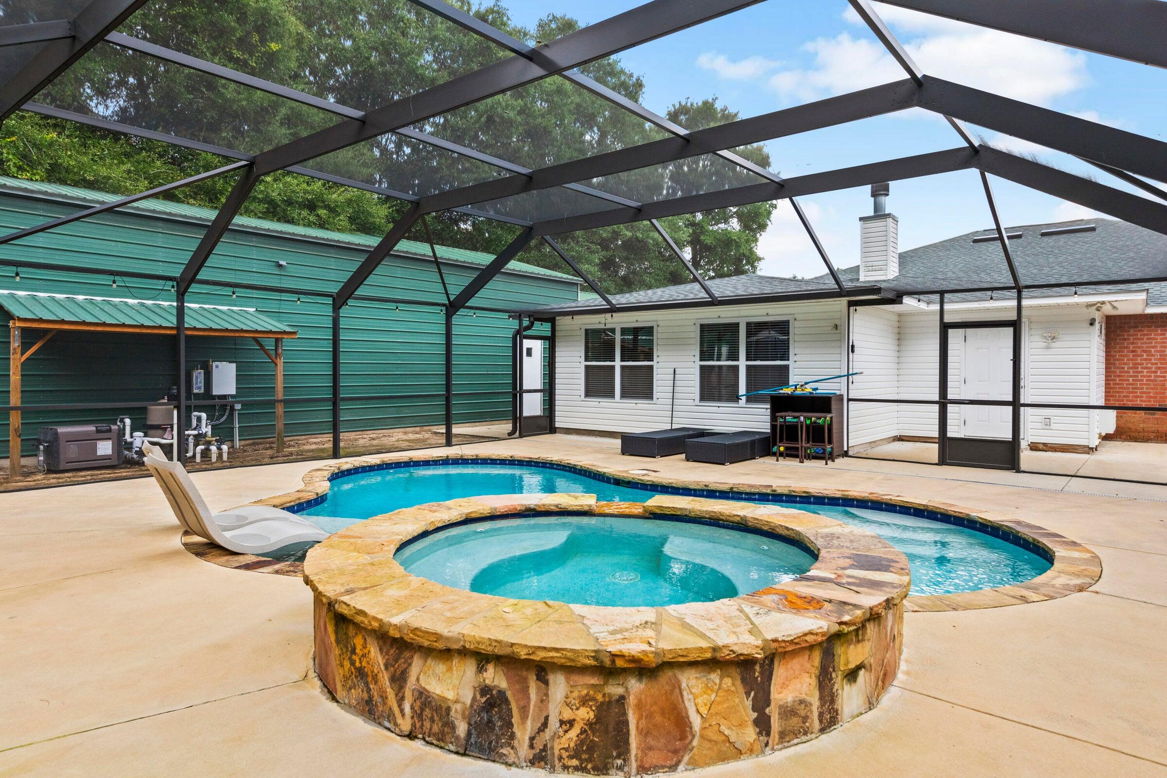 COUNTRYWOOD EST - Residential