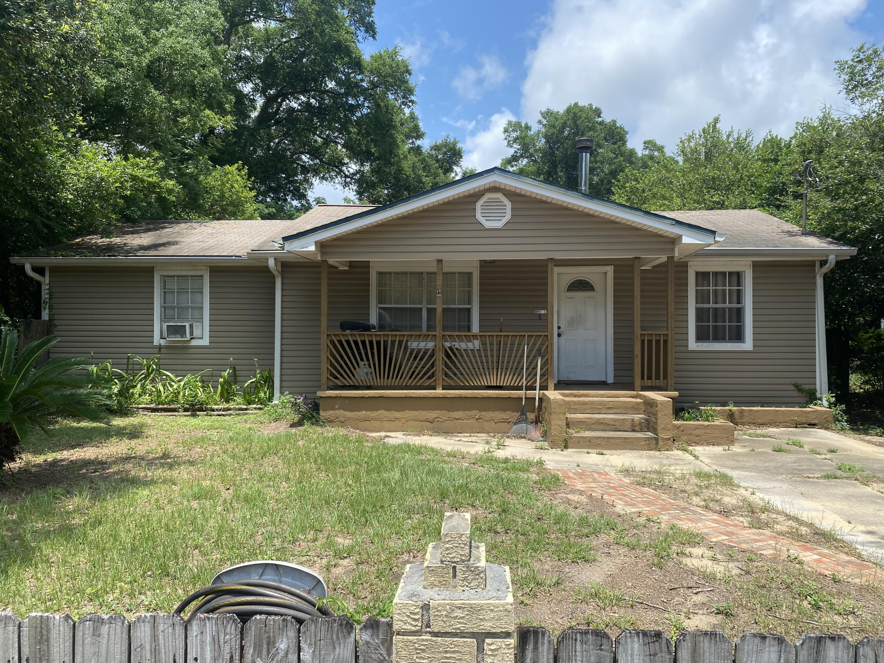 OCCUPIED - DO NOT DISTURB! Attention investors and flippers! Discover a fantastic investment opportunity in Pensacola, just 10 minutes or less from several waterfront parks, Downtown Pensacola, The Bark Park, and the Naval Air Station. This property is located in a great area, making it highly desirable for potential buyers or renters. While it will requires some repairs to reach its full potential, the rewards are significant. With an estimated $40,000 to $50,000 in potential flip profits and the ability to rent for up to $2,400 per month, this is a project worth pursuing. Don't miss out on this chance to turn a fixer-upper into a profitable venture! Contact us today to know more!