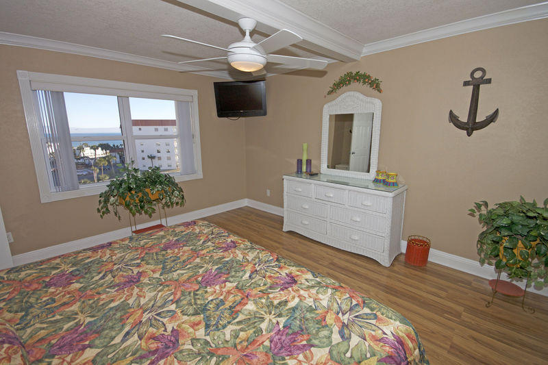 EL MATADOR CONDO - Residential