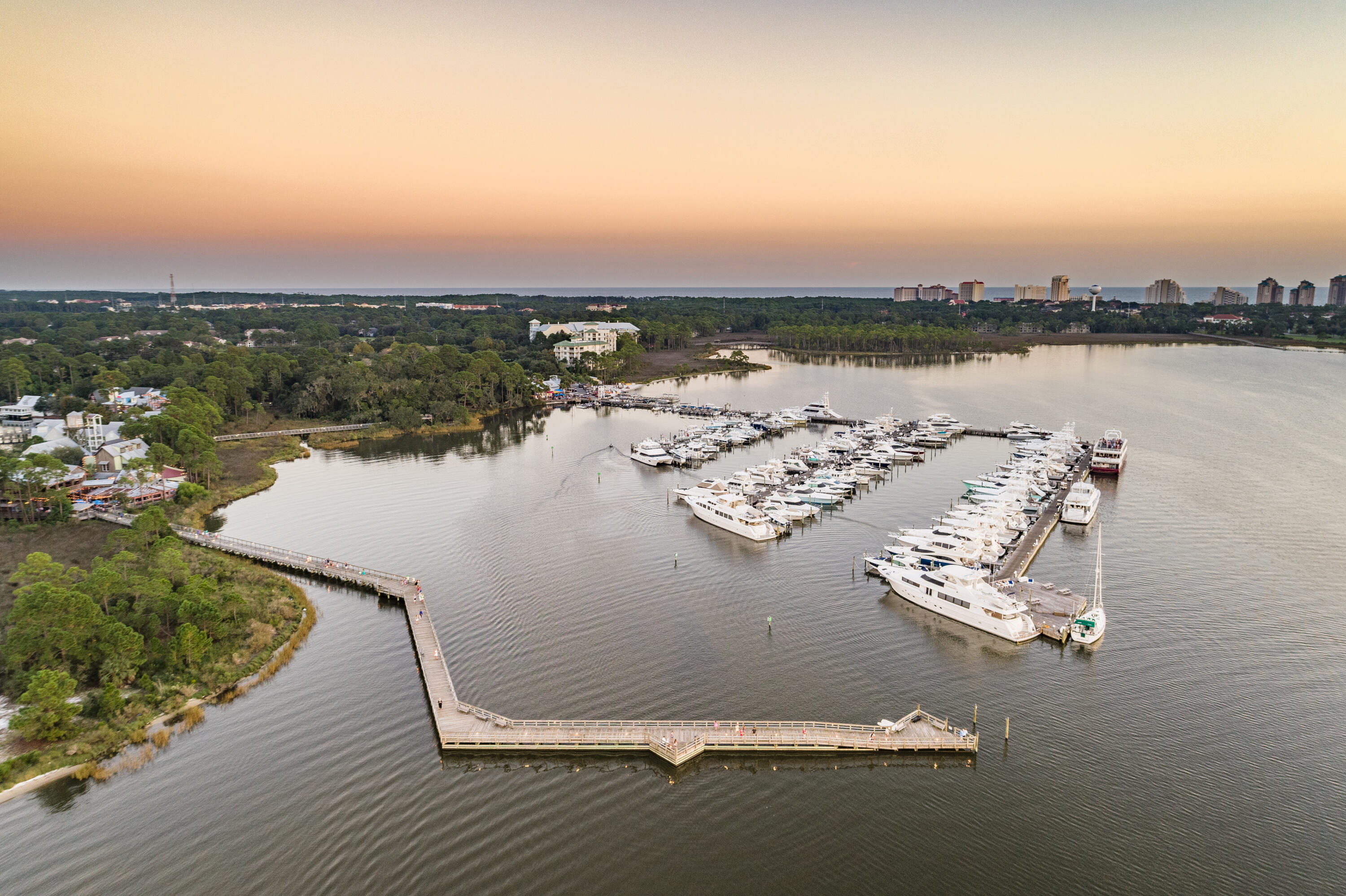 BAYSIDE CONDO SANDESTIN - Residential