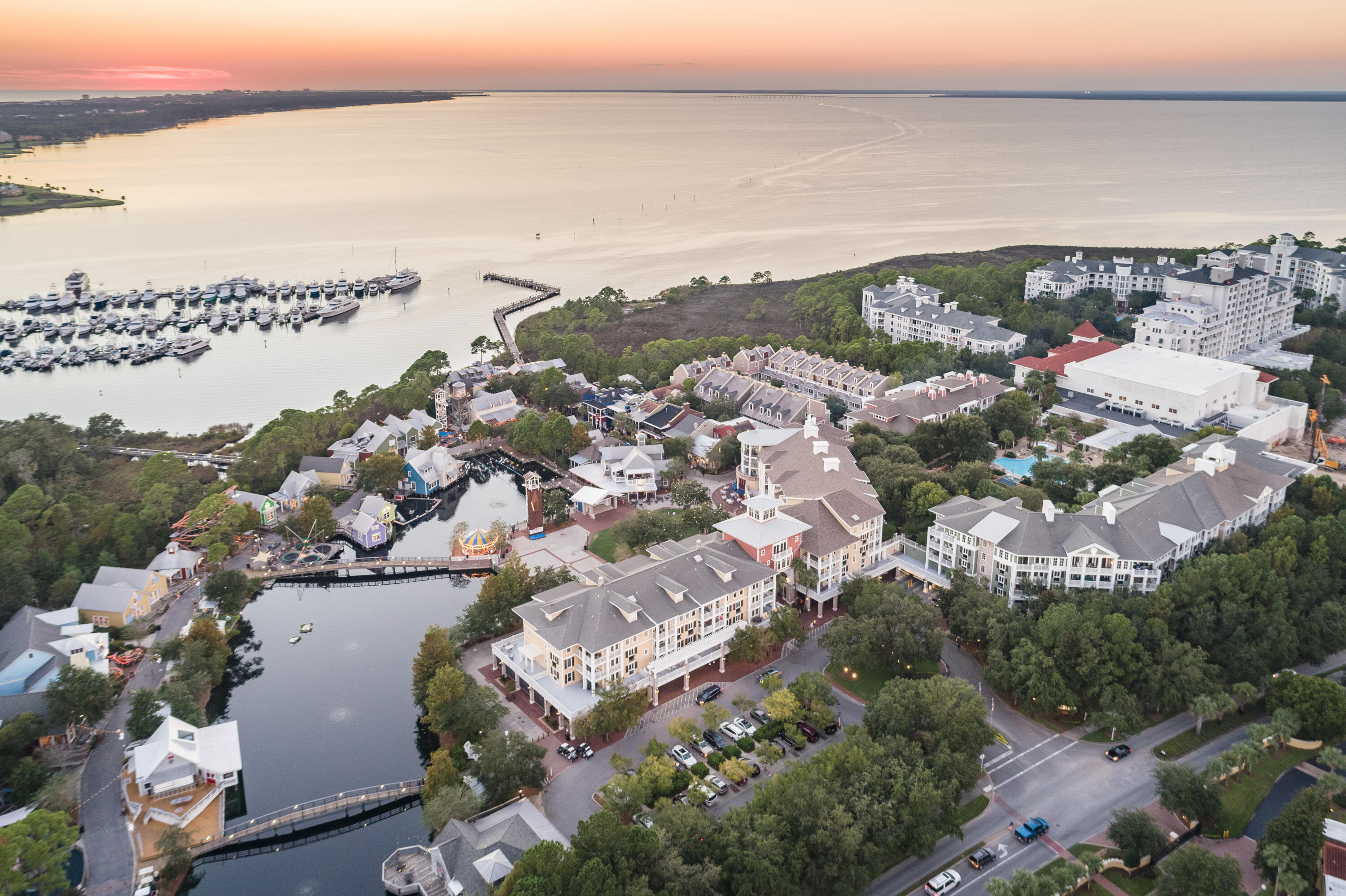 BAYSIDE CONDO SANDESTIN - Residential