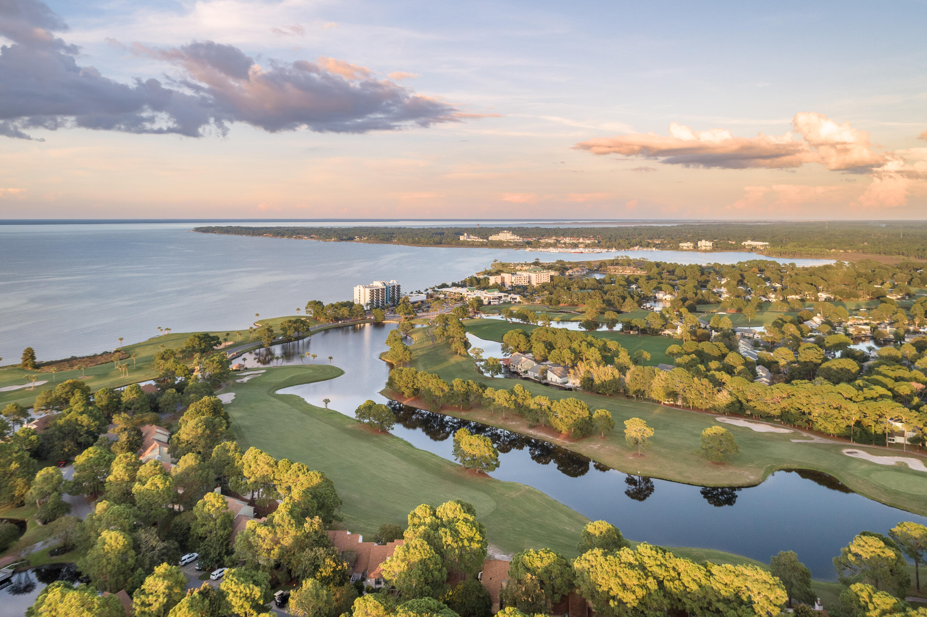 BAYSIDE CONDO SANDESTIN - Residential