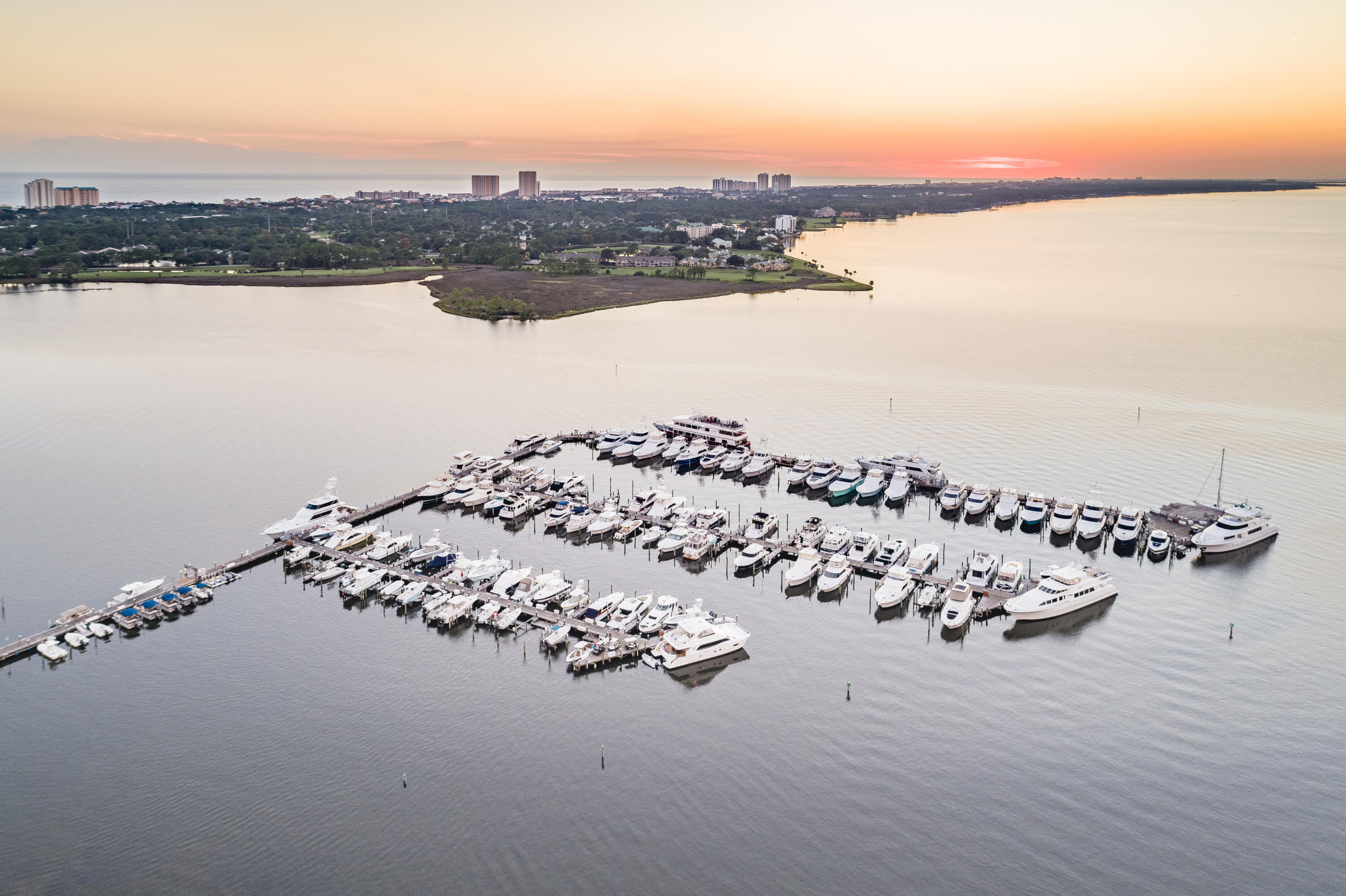 BAYSIDE CONDO SANDESTIN - Residential