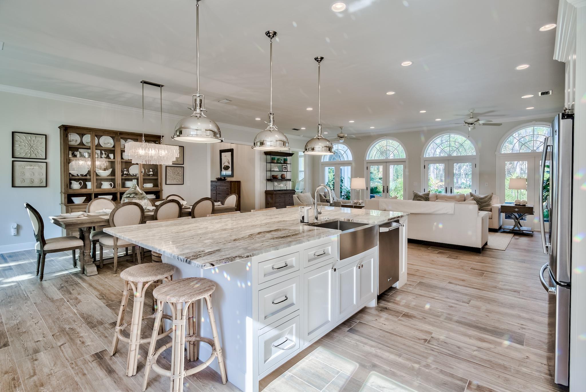 BAYTOWNE AVE EAST - Residential