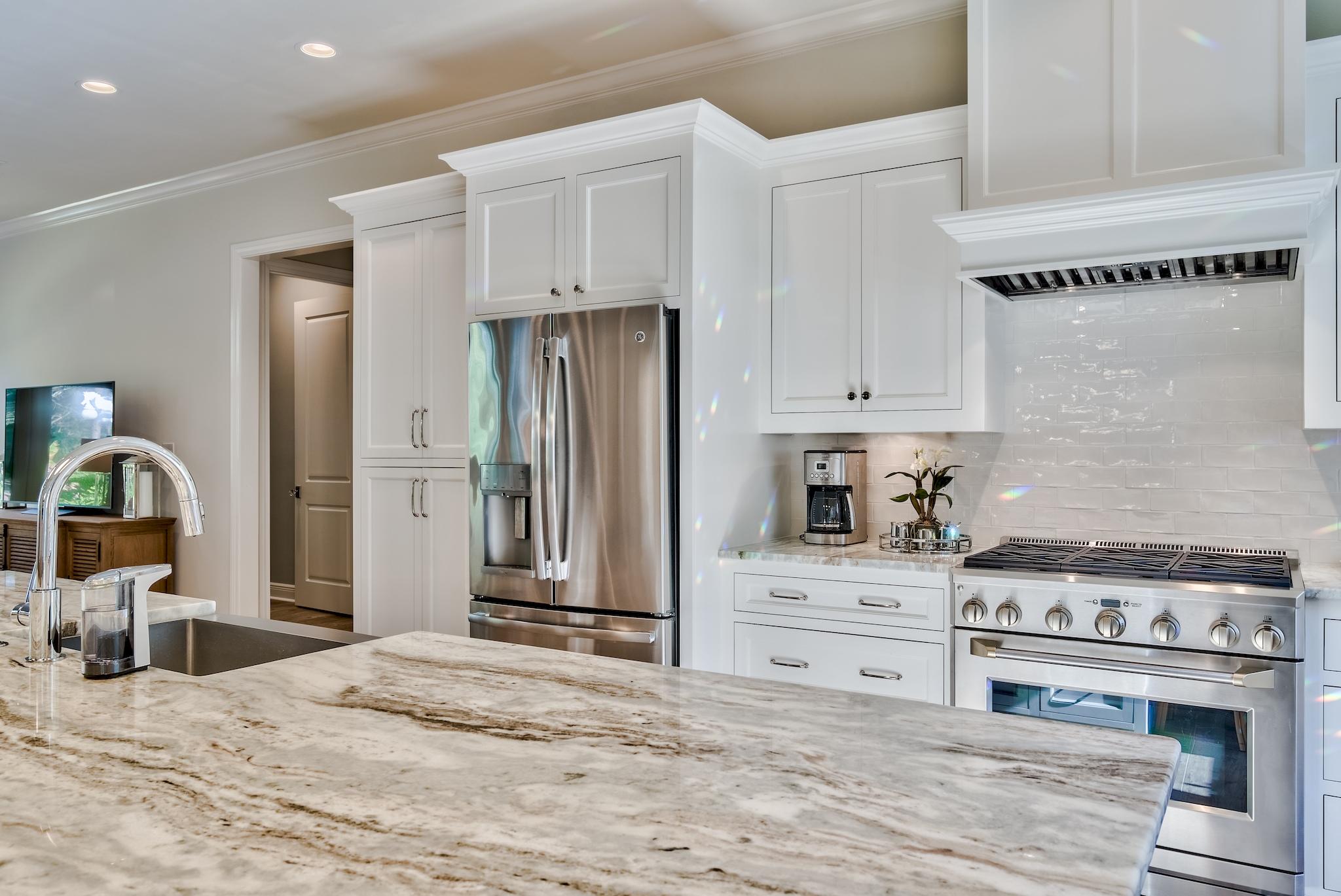 BAYTOWNE AVE EAST - Residential