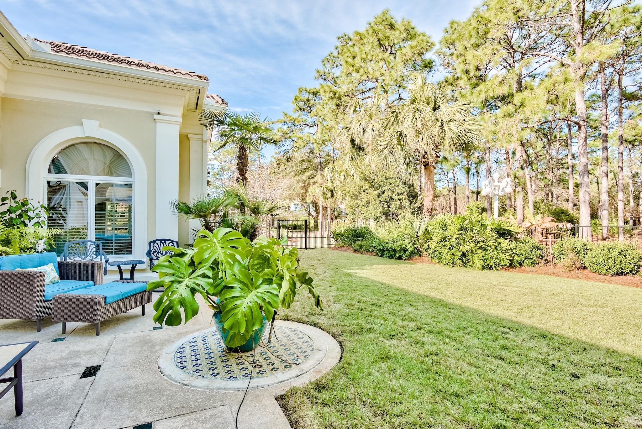 BAYTOWNE AVE EAST - Residential