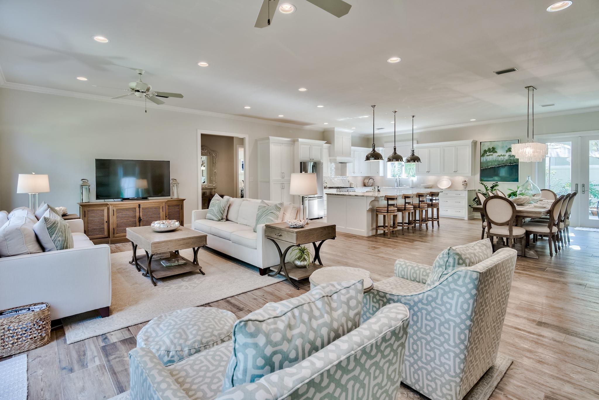 BAYTOWNE AVE EAST - Residential