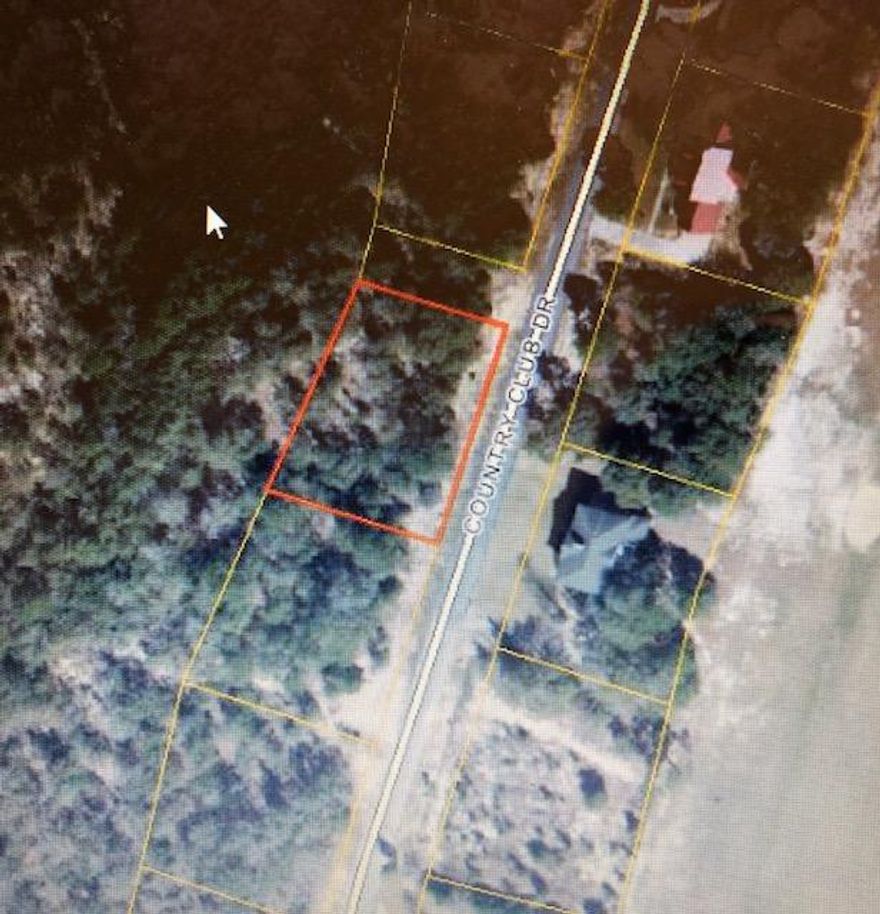 Great lot in Country Club Estates subdivision. This is one of the larger vacant lots and would be a great location for your new home. Electricity, public sewer and public water available in area.