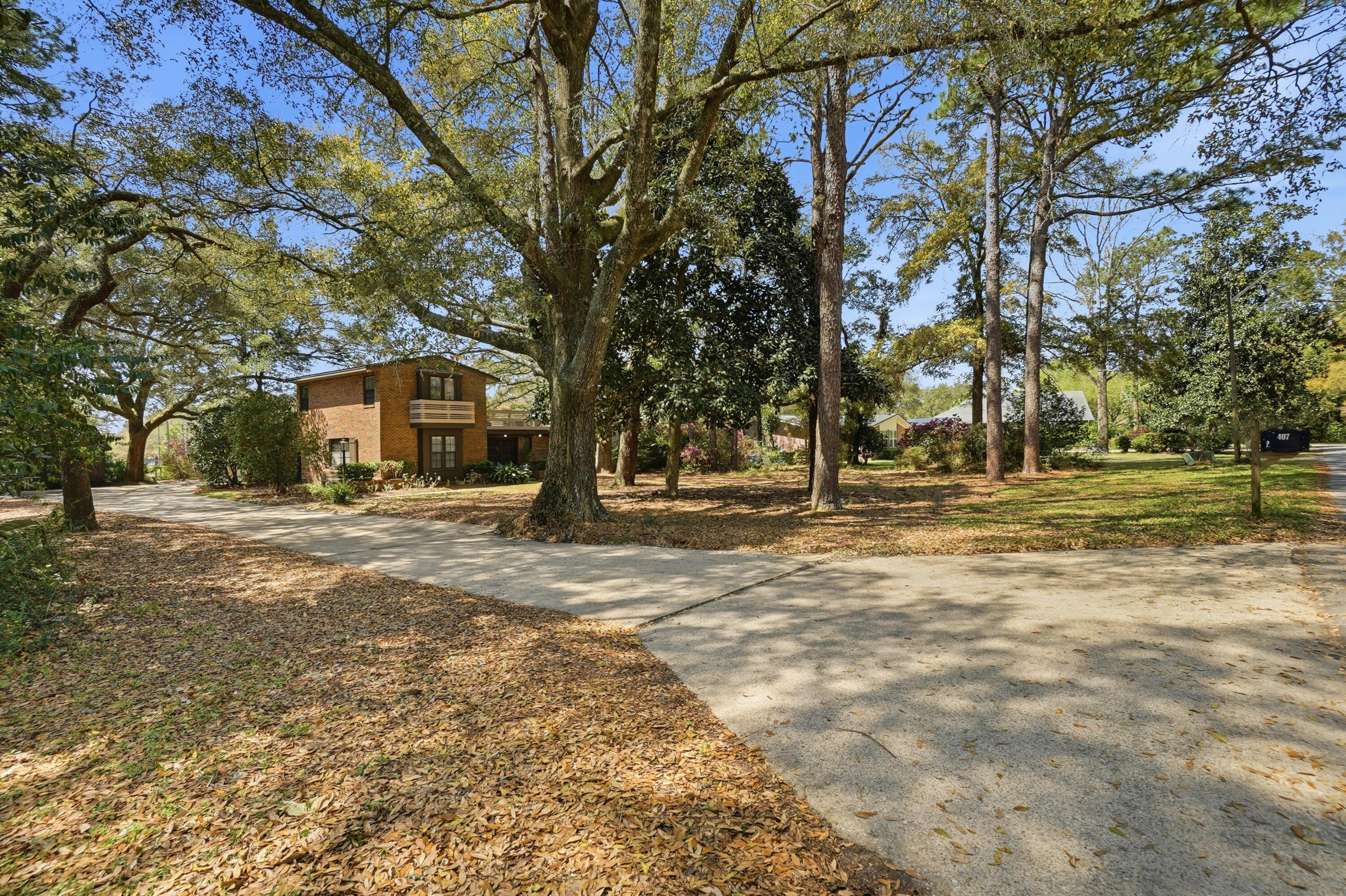 ROCKY BAYOU COUNTRY CLUB ESTATES 1 - Residential