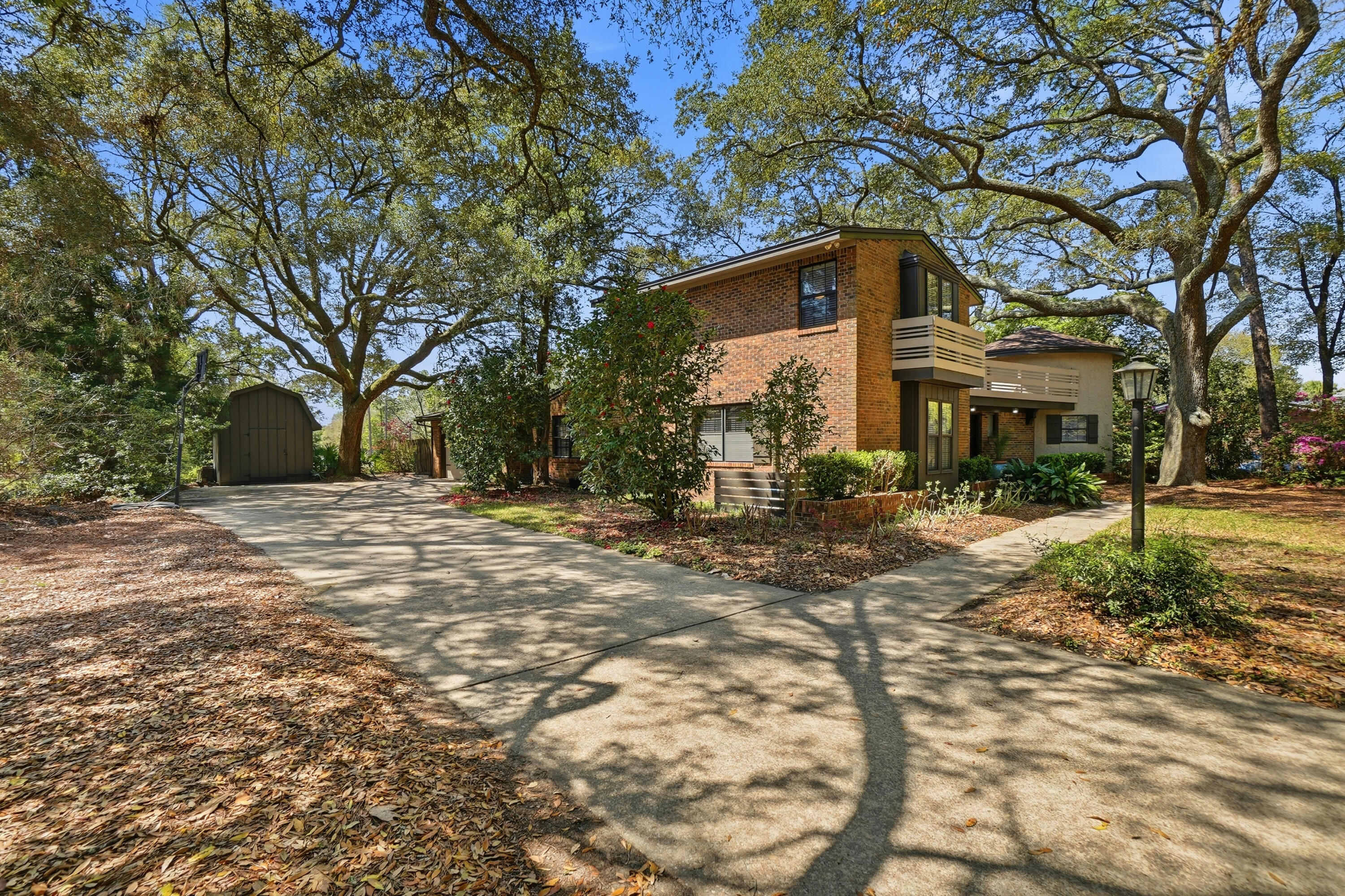 ROCKY BAYOU COUNTRY CLUB ESTATES 1 - Residential