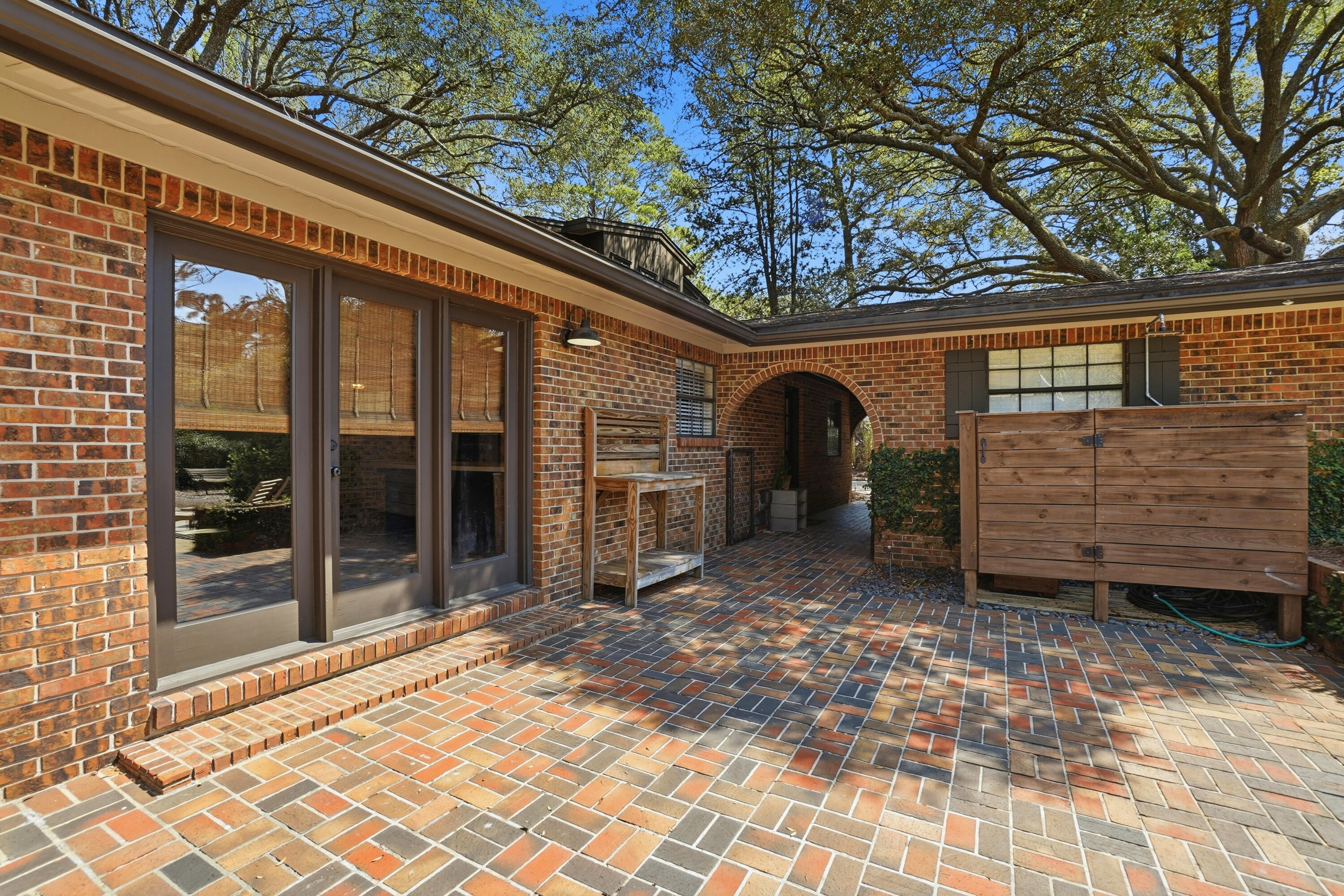 ROCKY BAYOU COUNTRY CLUB ESTATES 1 - Residential